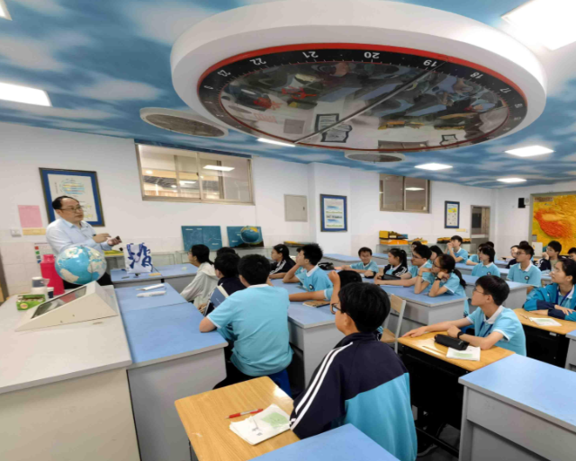 教育者都有鼓励作用这种作用在儿童与青少年中体现得非常明显